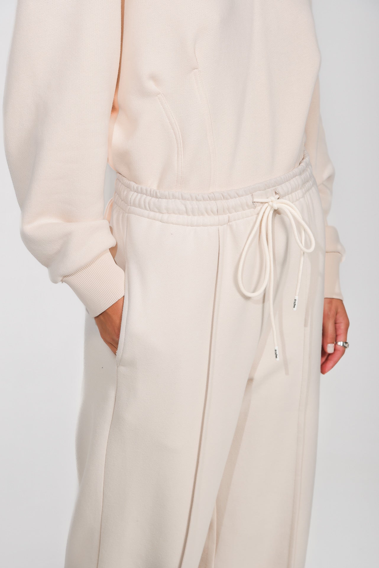 Arpyes Beyond Pants / Trousers